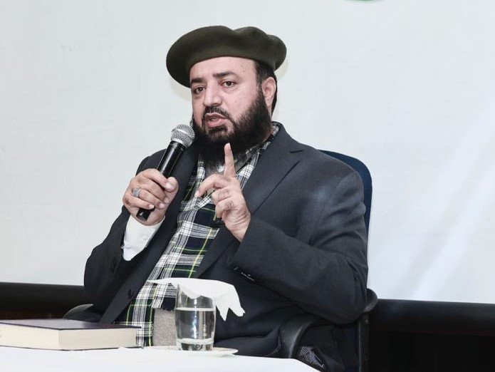 Pakistani qoum apni musallah afwaj ke shana bshanh khari hai - 1